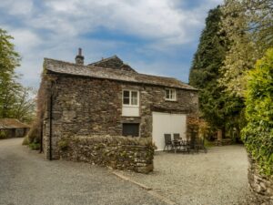 4 star 2 bedroom property with waterside views in Coniston, 8.8 miles South East of Scafell Pike