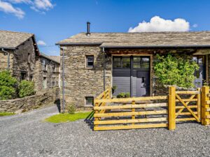 Family friendly 2 bedroom property with waterside views in Coniston, 8.1 miles South East of Scafell Pike